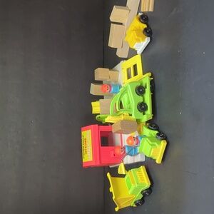 Fisher-Price Lift & Load Little People lumber yard complete #944 & extras
